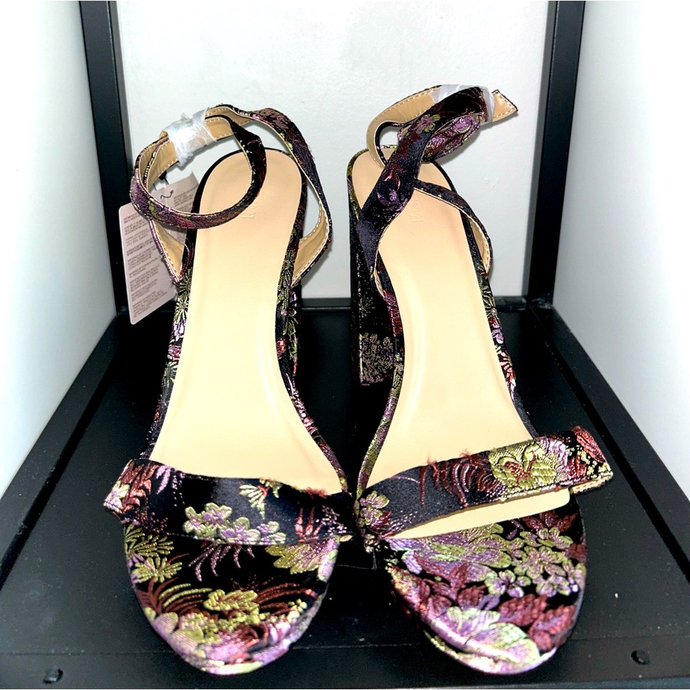 BRAND NEW! Shoe. By Forever 21. Size 10